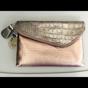 Ltly used Henri Bendel Croc clutch w/chain strap